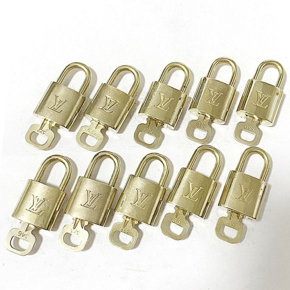 Authentic LOUIS VUITTON LV 10 SET PADLOCK KEY BAG CHARM CADENA GOLD-PLATED - Picture 1 of 4